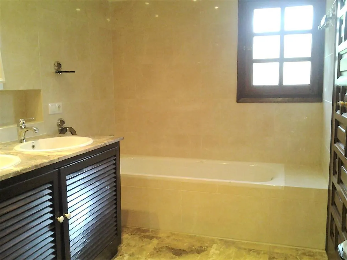 Spectacular Andalusian Villa Linda Vista Playa - Big Private Pool, Bbq & 2 Parking Marbellac